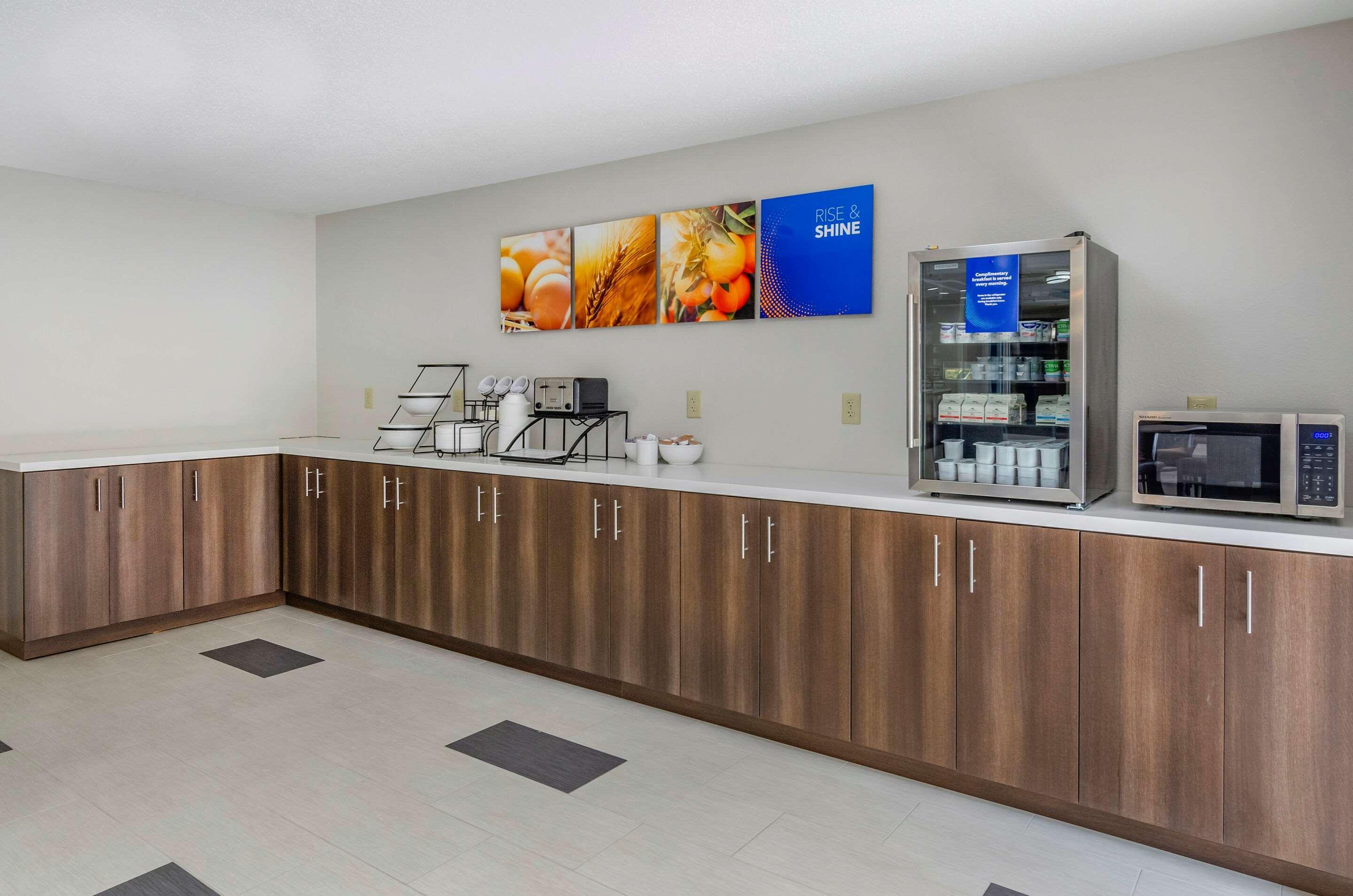Comfort Inn & Suites Troutville - Roanoke North - Daleville 외부 사진