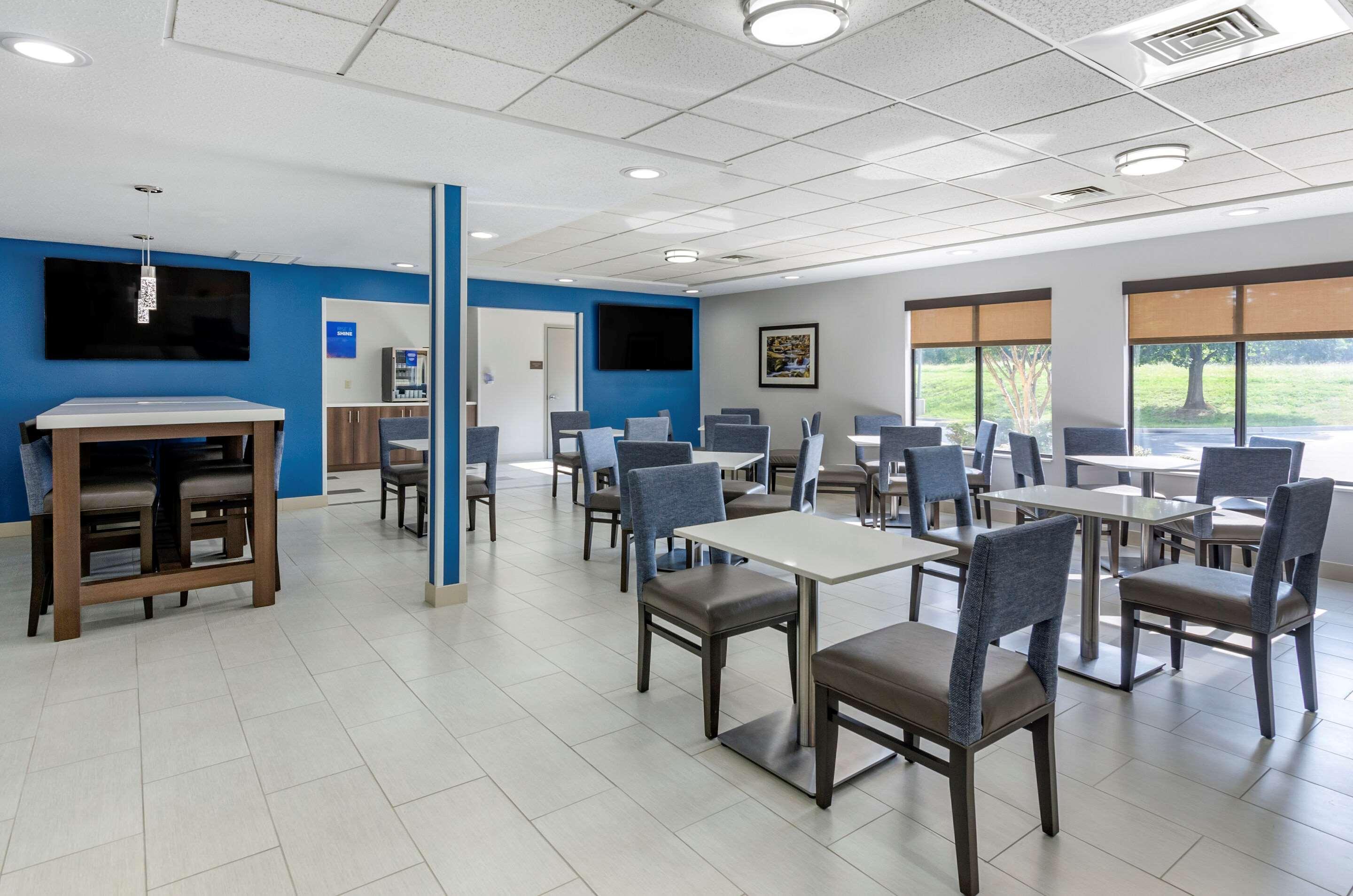 Comfort Inn & Suites Troutville - Roanoke North - Daleville 외부 사진