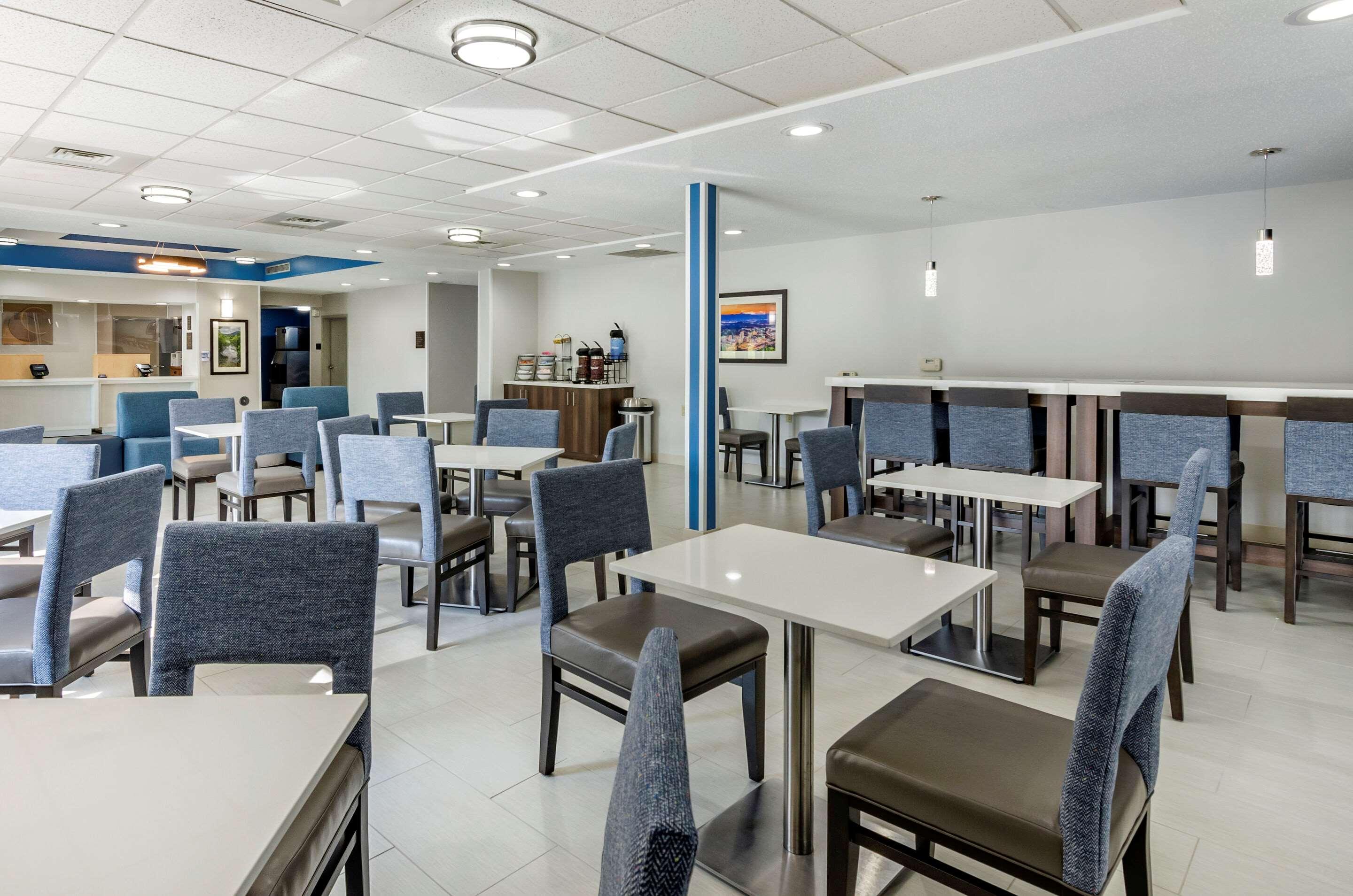 Comfort Inn & Suites Troutville - Roanoke North - Daleville 외부 사진