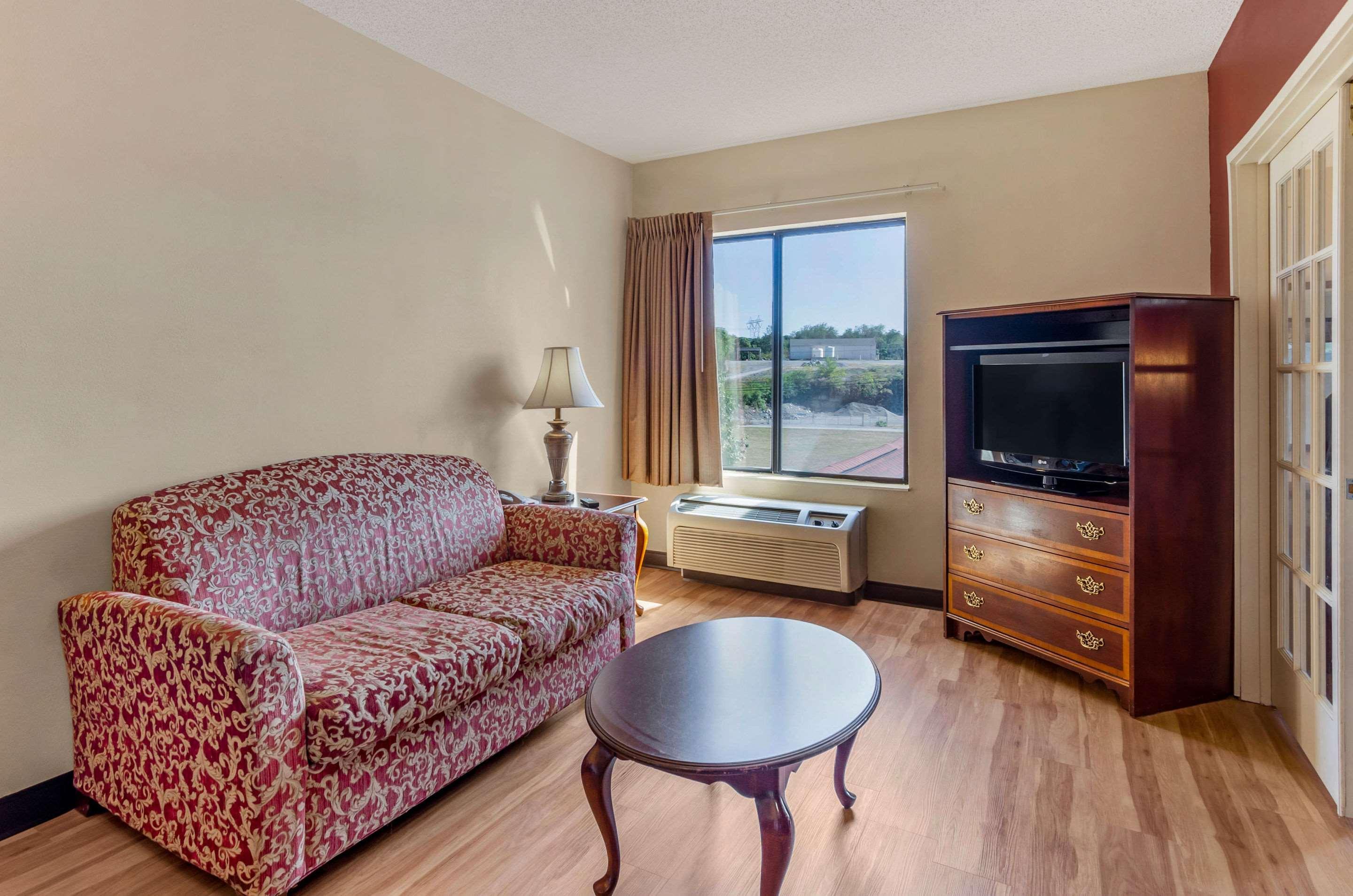 Comfort Inn & Suites Troutville - Roanoke North - Daleville 외부 사진