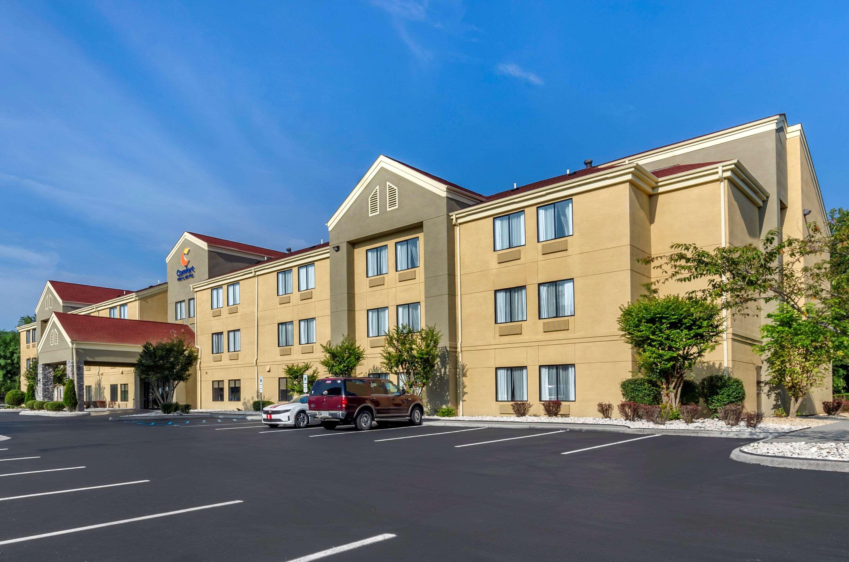 Comfort Inn & Suites Troutville - Roanoke North - Daleville 외부 사진